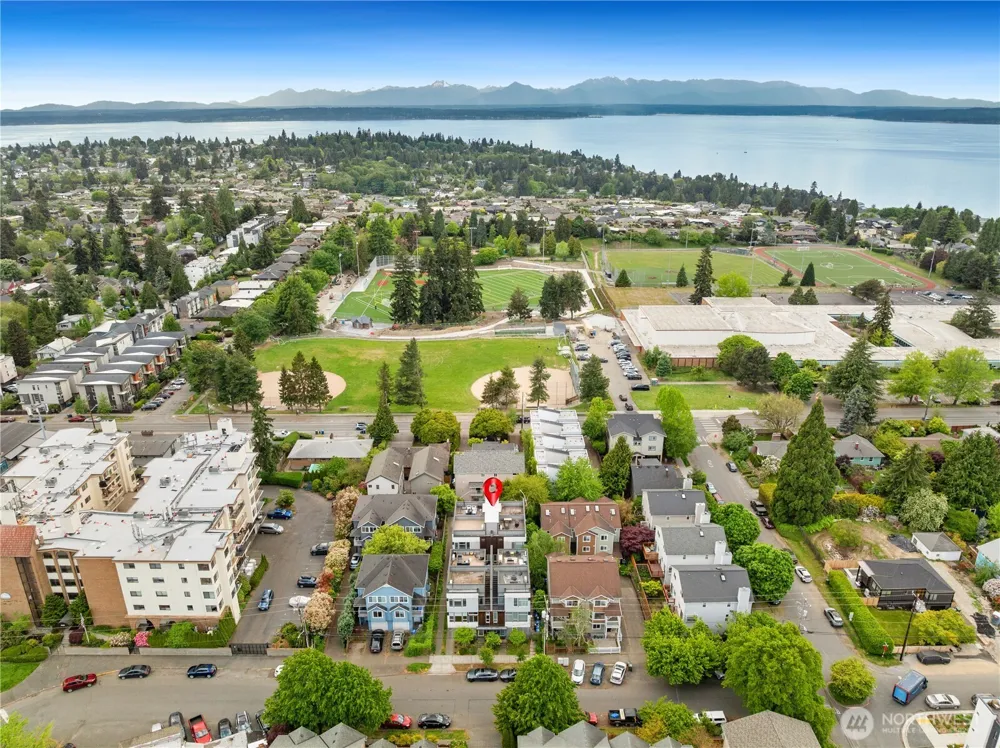 9043 C Mary Avenue NW Seattle, WA 98117