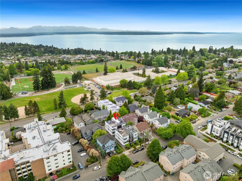 9043 C Mary Avenue NW Seattle, WA 98117