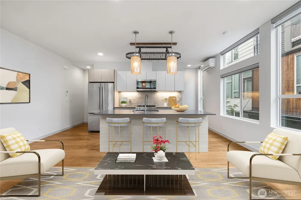 9043 C Mary Avenue NW Seattle, WA 98117