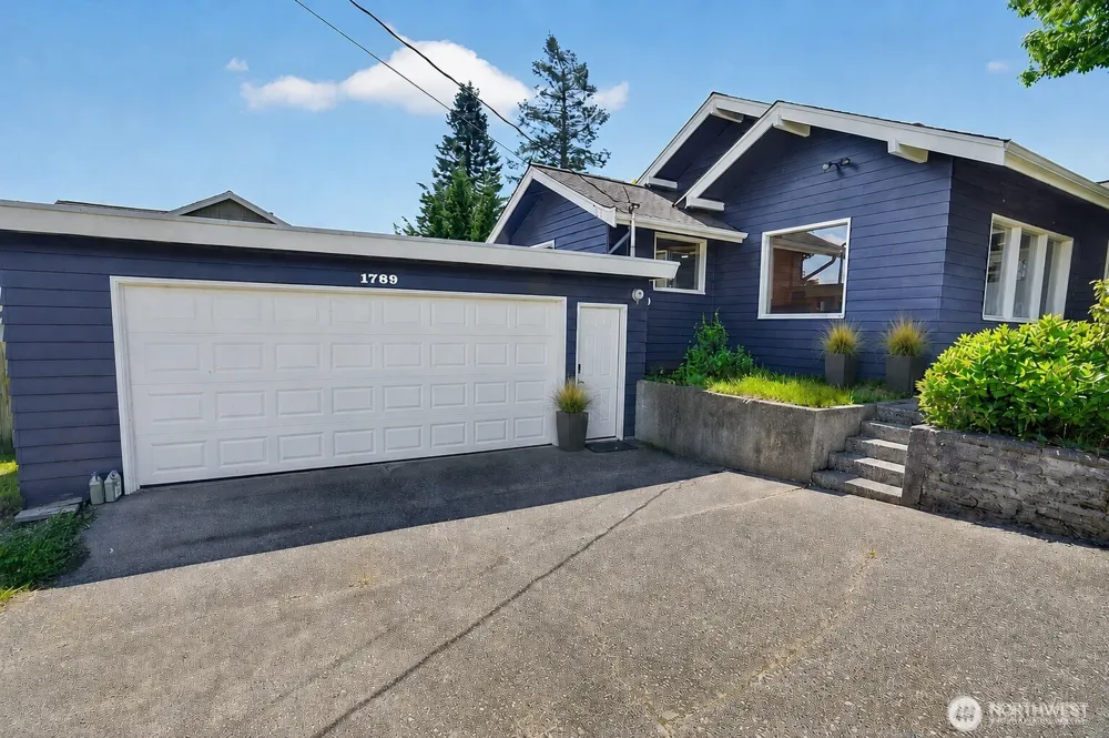 1789 Kok Road Lynden, WA 98264