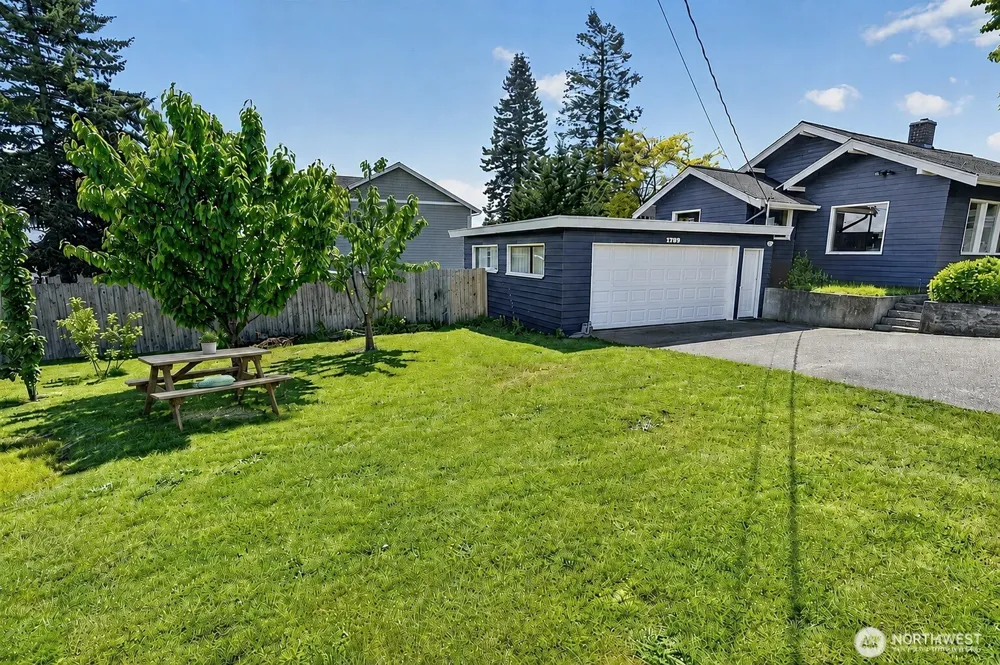 1789 Kok Road Lynden, WA 98264