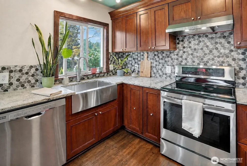 1789 Kok Road Lynden, WA 98264