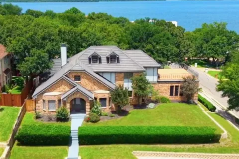 6101 Tiffany Oaks Lane