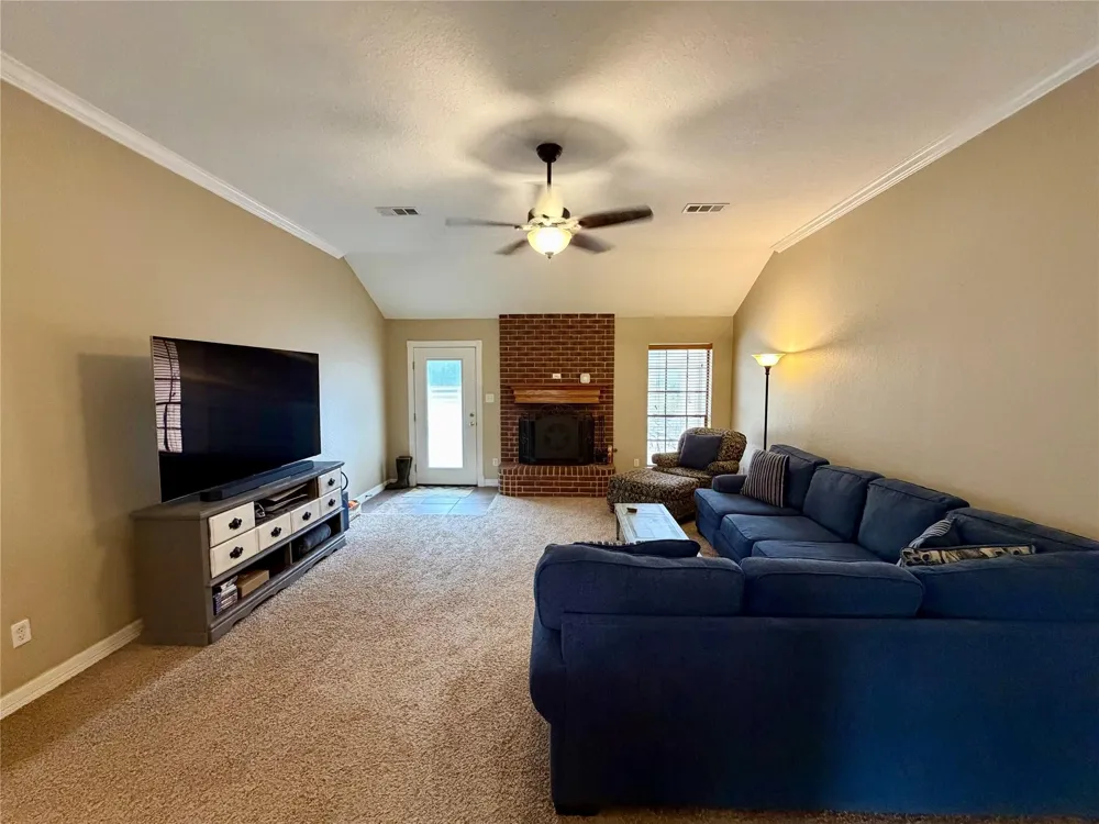 1503 Avenue H Danbury, TX 77534