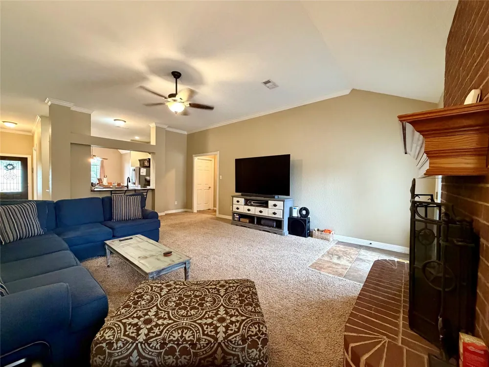 1503 Avenue H Danbury, TX 77534