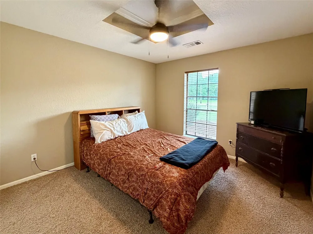 1503 Avenue H Danbury, TX 77534