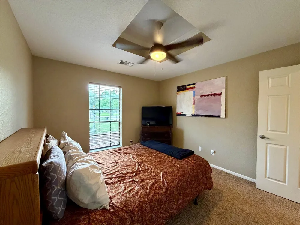 1503 Avenue H Danbury, TX 77534