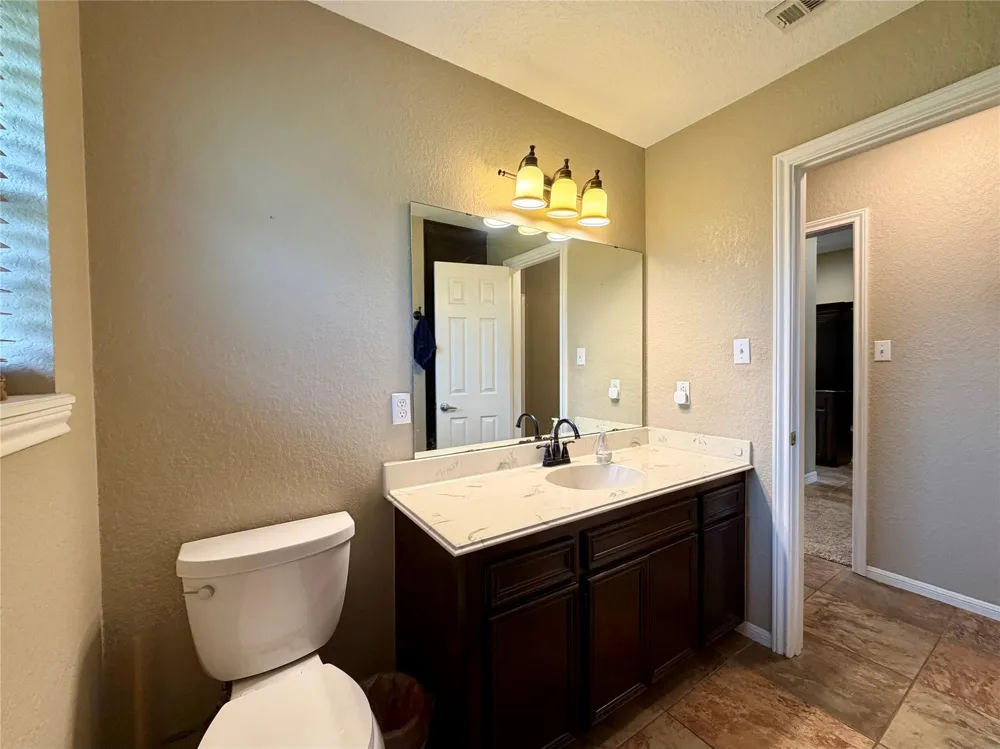 1503 Avenue H Danbury, TX 77534