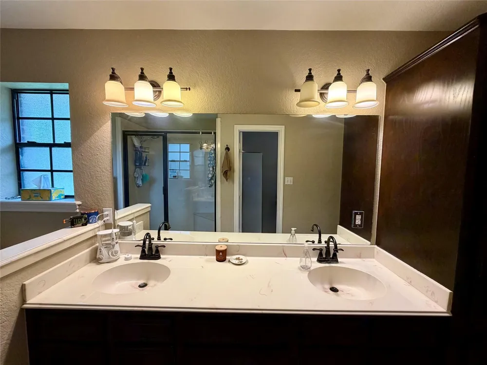 1503 Avenue H Danbury, TX 77534