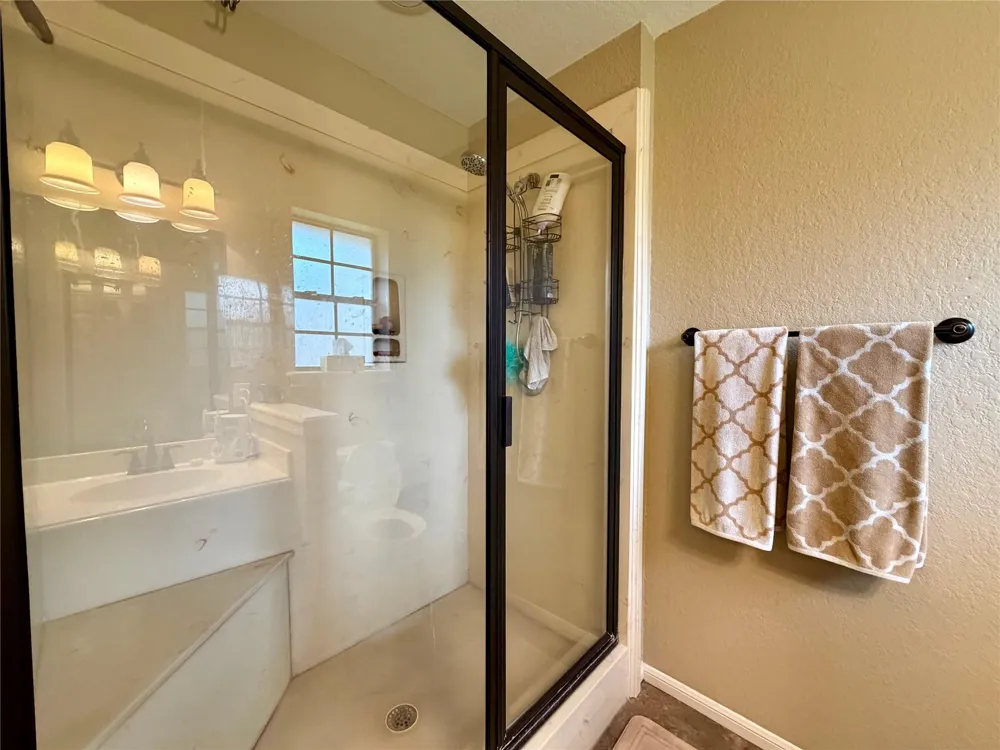 1503 Avenue H Danbury, TX 77534