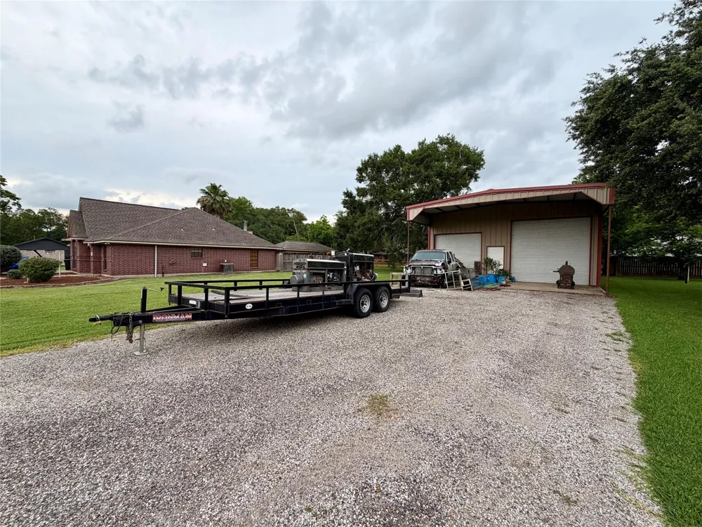 1503 Avenue H Danbury, TX 77534