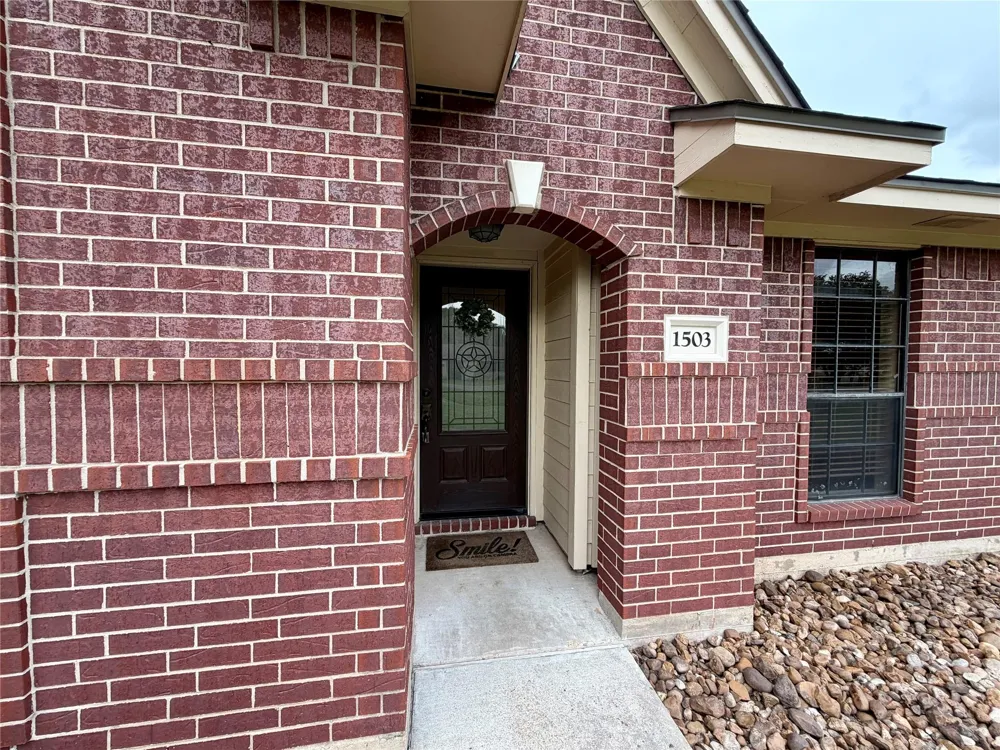 1503 Avenue H Danbury, TX 77534