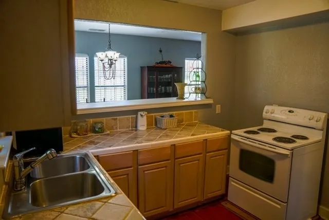 701 Gudron Avenue Hebbronville, TX 78361
