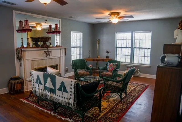 701 Gudron Avenue Hebbronville, TX 78361