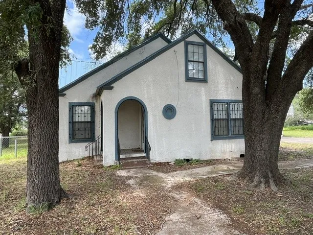 701 Gudron Avenue Hebbronville, TX 78361