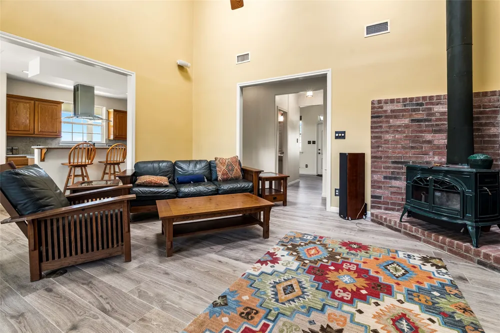 928 Upper Elgin River Road Elgin, TX 78621