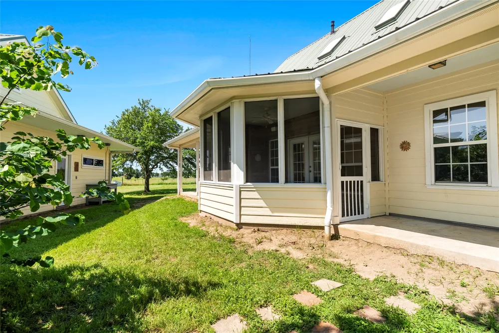 928 Upper Elgin River Road Elgin, TX 78621