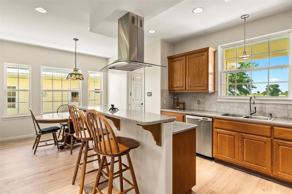 928 Upper Elgin River Road Elgin, TX 78621
