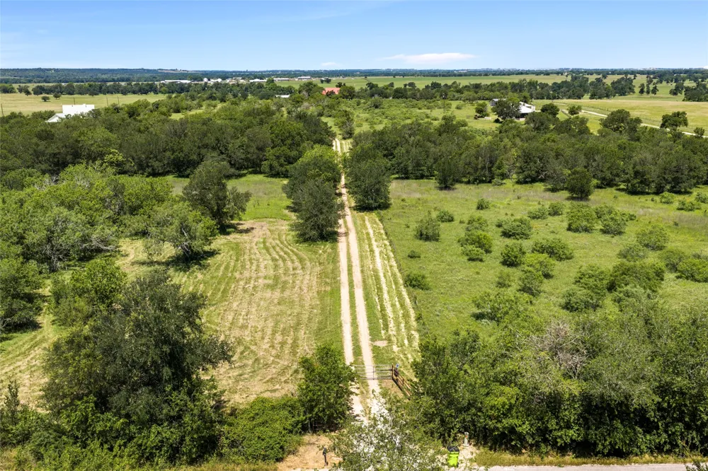 928 Upper Elgin River Road Elgin, TX 78621