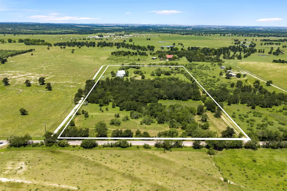 928 Upper Elgin River Road Elgin, TX 78621