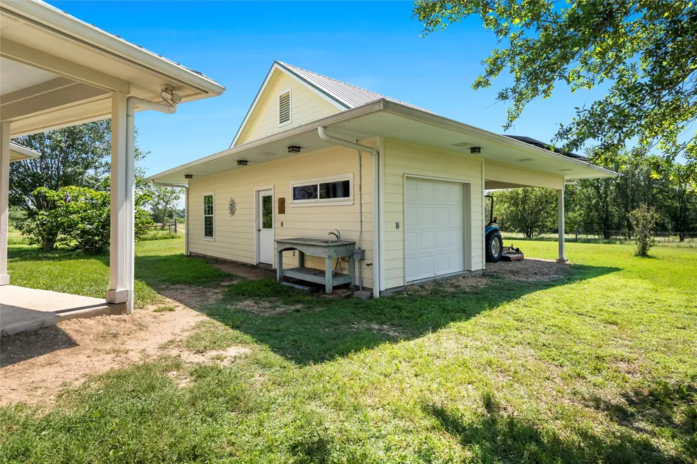 928 Upper Elgin River Road Elgin, TX 78621