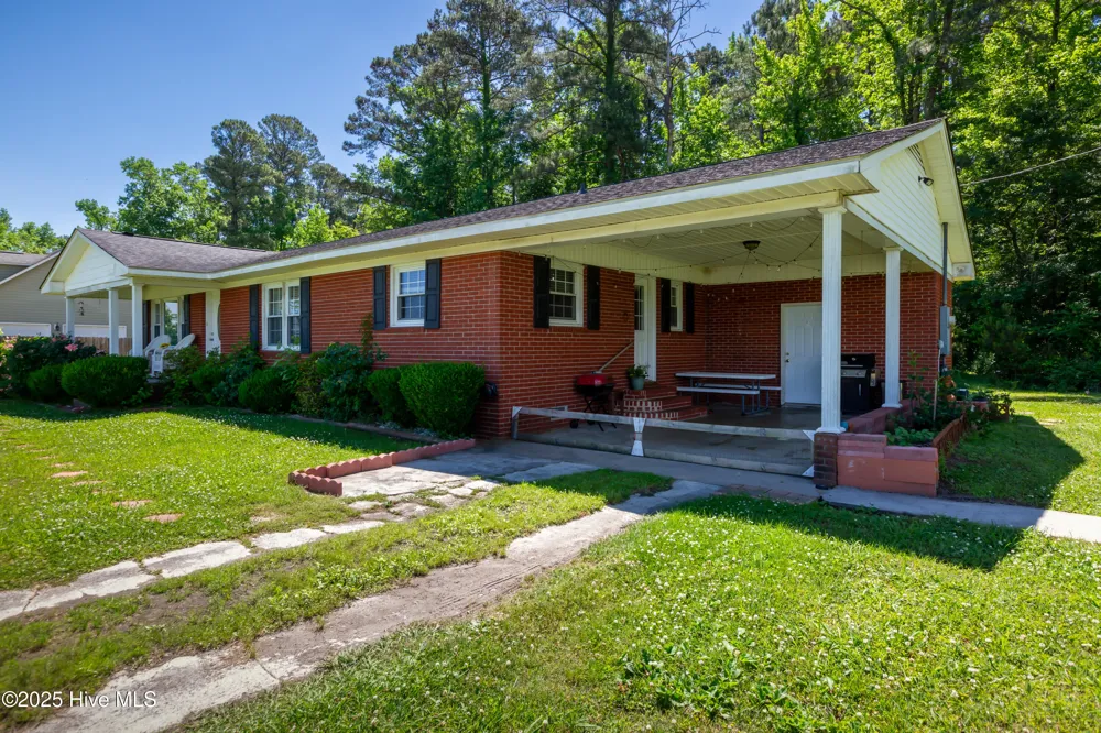 4173 Middle Road Trenton, NC 28585