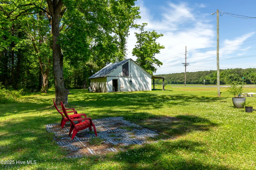 4173 Middle Road Trenton, NC 28585