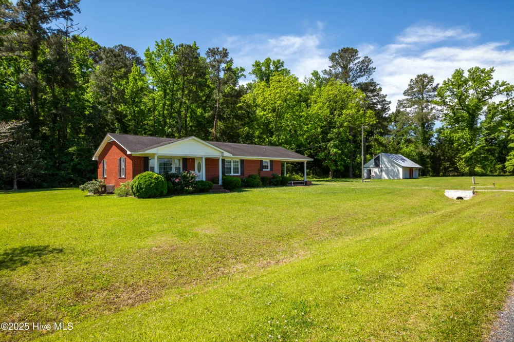 4173 Middle Road Trenton, NC 28585
