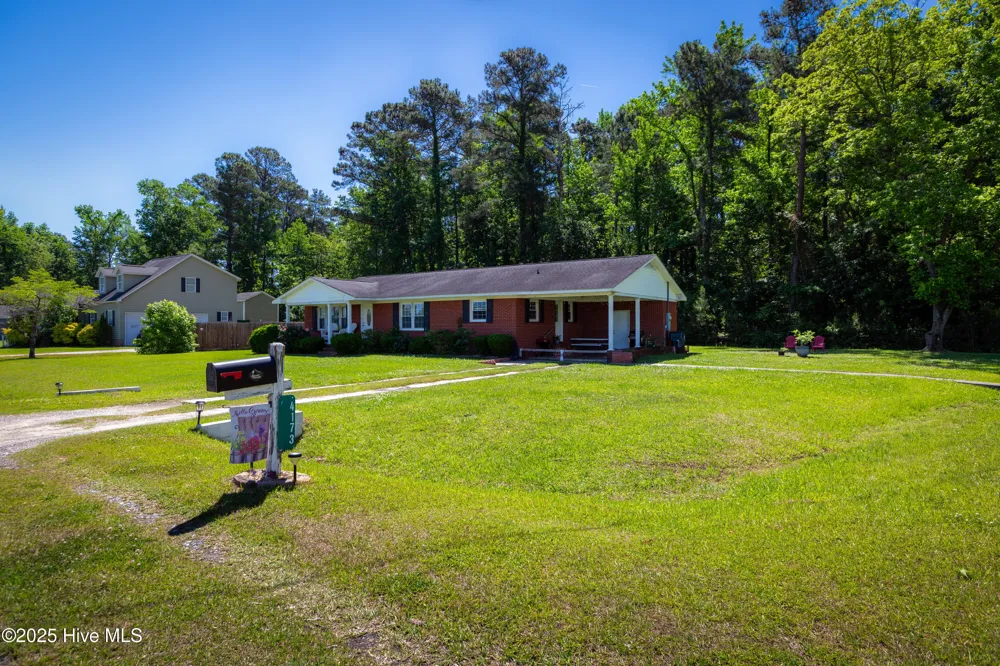 4173 Middle Road Trenton, NC 28585