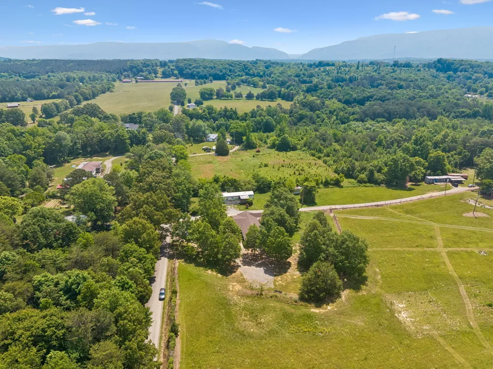 430 Friendship Lane Delano, TN 37325