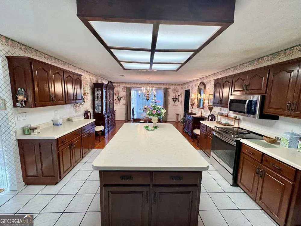 51 Jimmy Boatright DR Hazlehurst, GA 31539