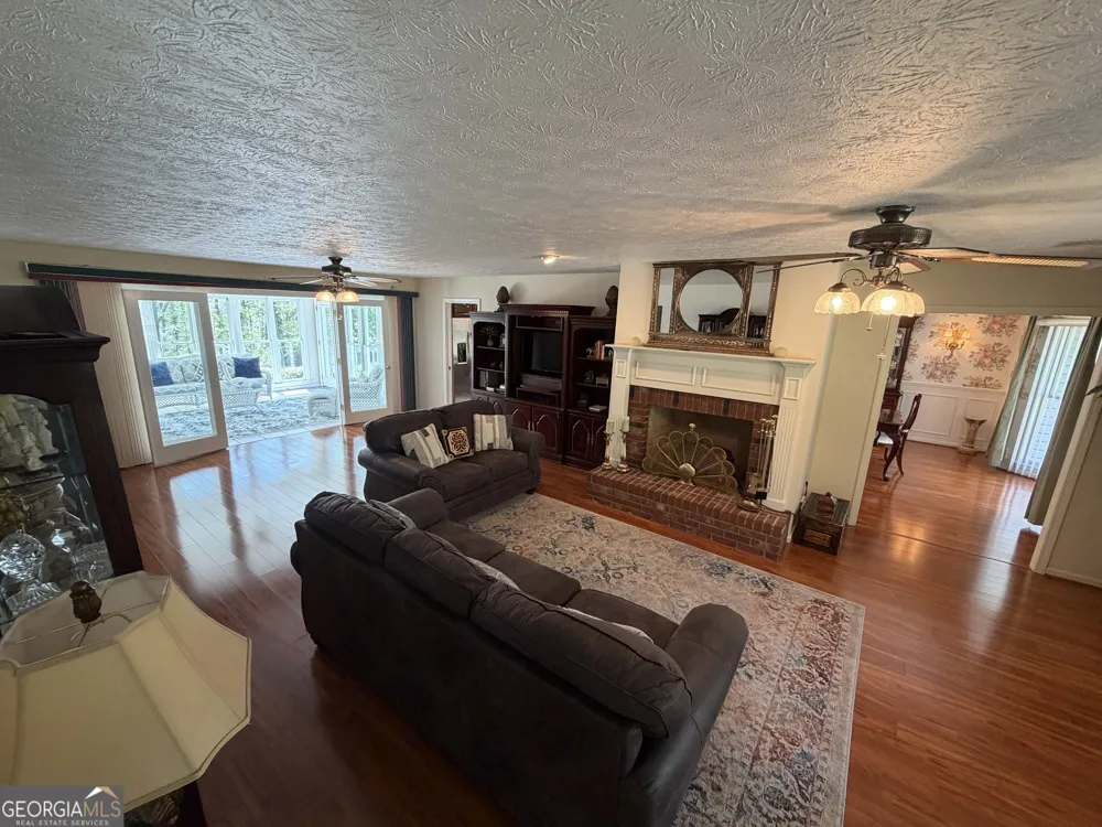 51 Jimmy Boatright DR Hazlehurst, GA 31539