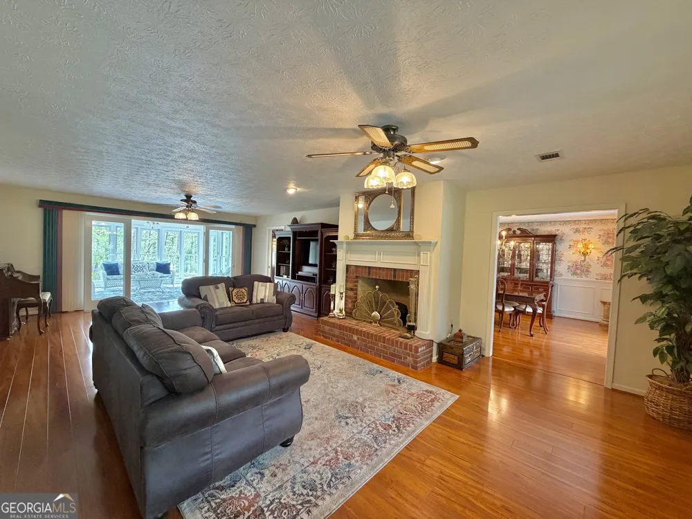 51 Jimmy Boatright DR Hazlehurst, GA 31539