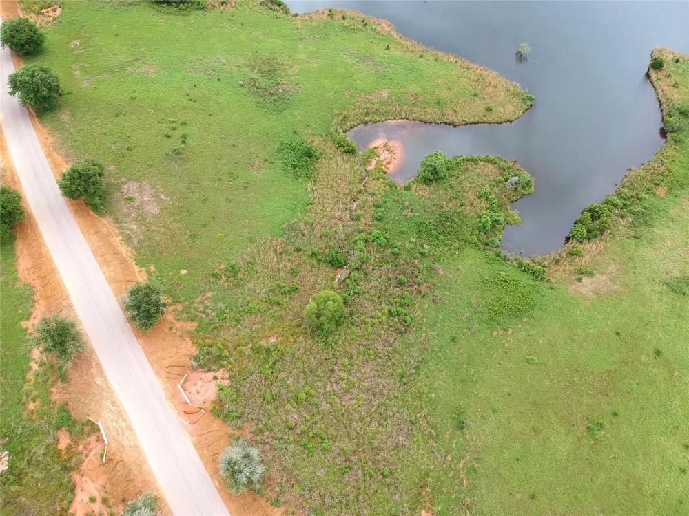 172 Lakeland Ranch Drive Hillister, TX 77624