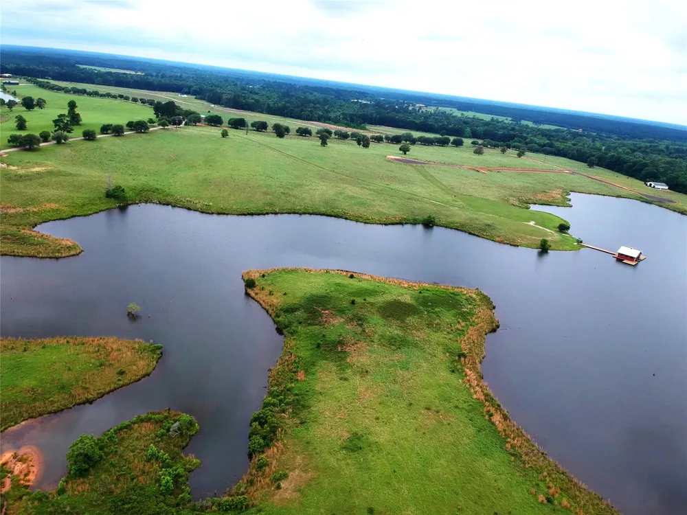 172 Lakeland Ranch Drive Hillister, TX 77624