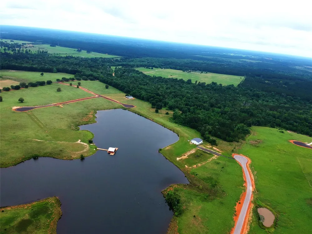 172 Lakeland Ranch Drive Hillister, TX 77624