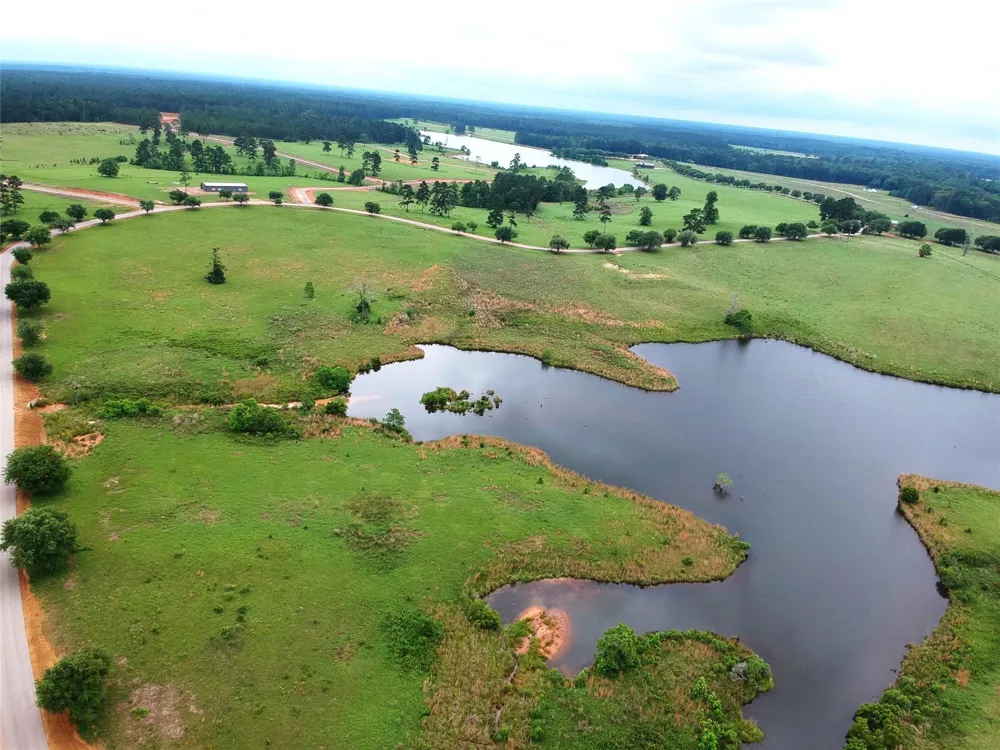 172 Lakeland Ranch Drive Hillister, TX 77624