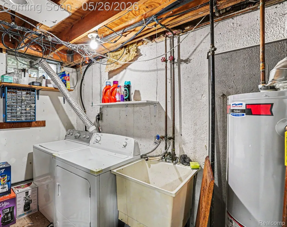 17010 Kingsbrooke Drive Clinton Charter Township, MI 48038