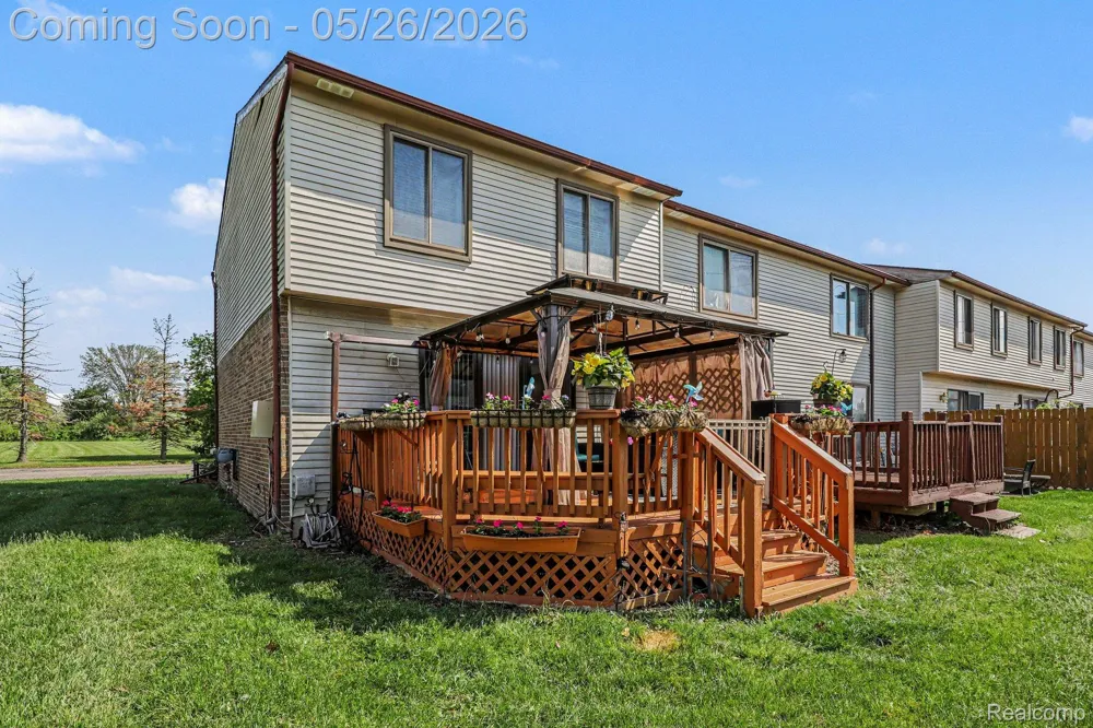 17010 Kingsbrooke Drive Clinton Charter Township, MI 48038
