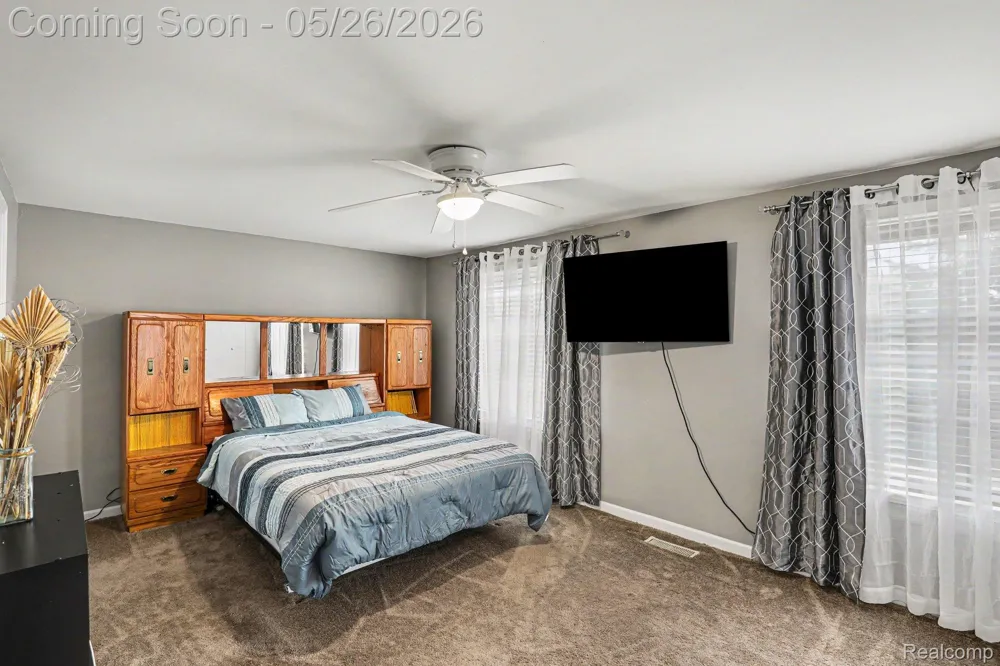 17010 Kingsbrooke Drive Clinton Charter Township, MI 48038