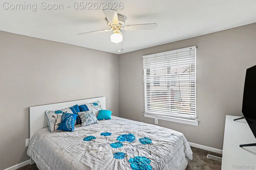 17010 Kingsbrooke Drive Clinton Charter Township, MI 48038