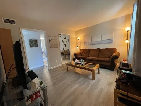 4302 Lake Road #4