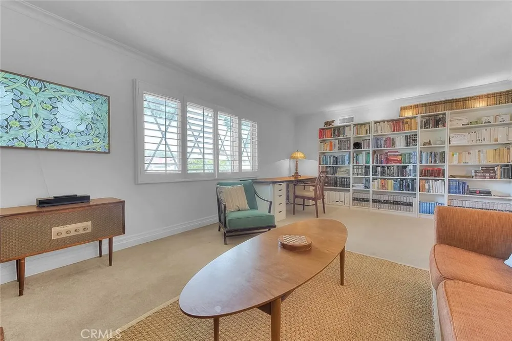 1517 E 19th Santa Ana, CA 92705