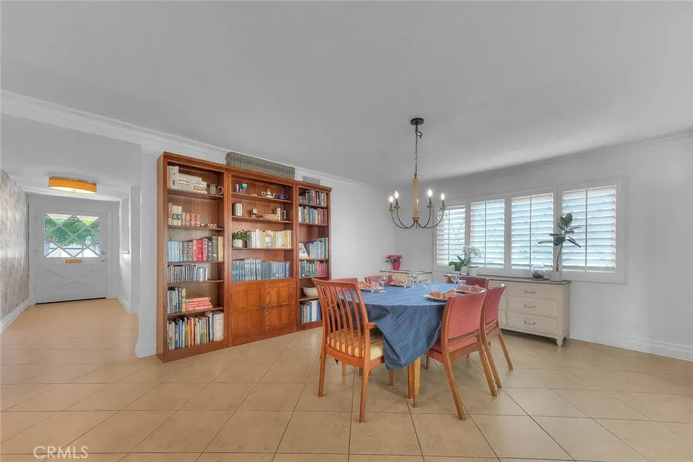 1517 E 19th Santa Ana, CA 92705