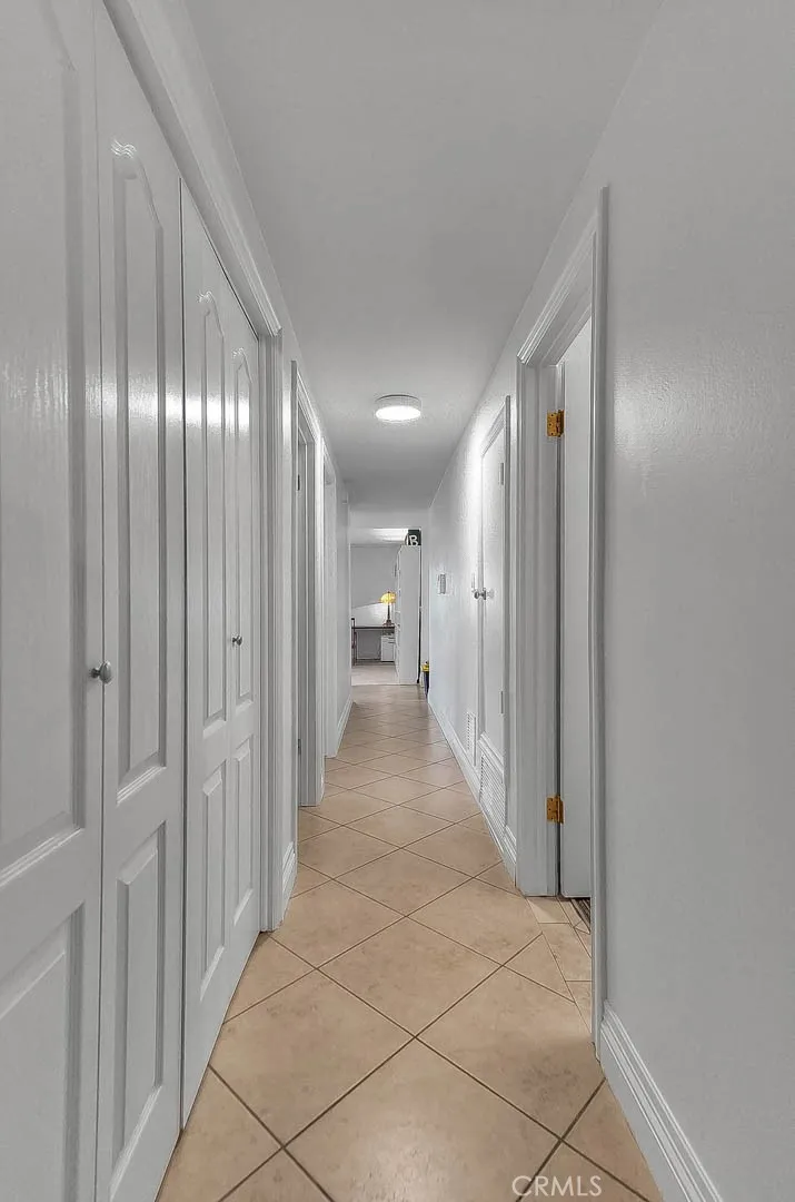 1517 E 19th Santa Ana, CA 92705