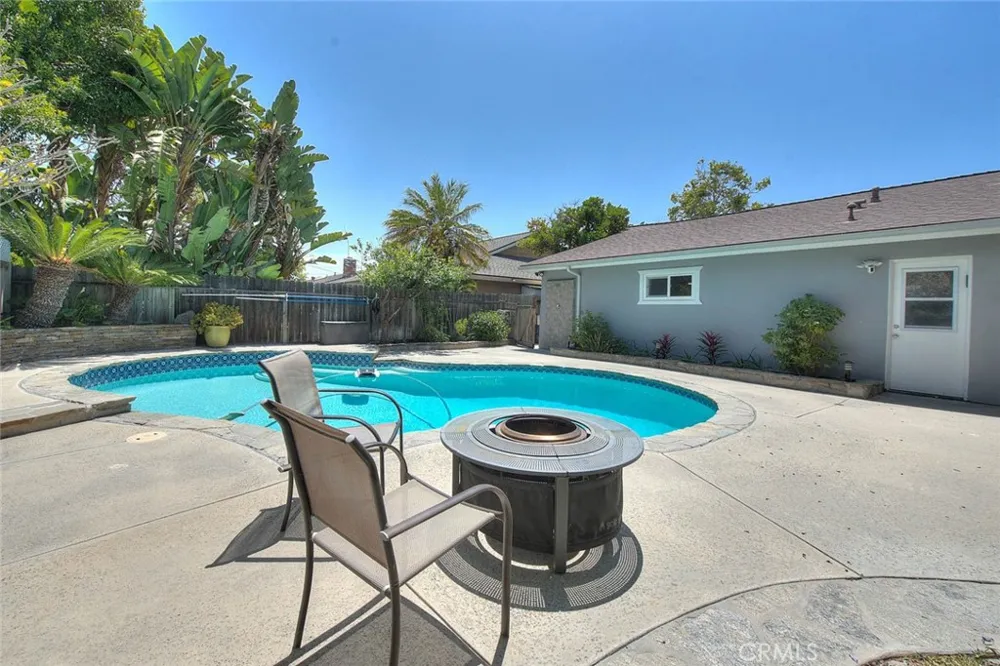 1517 E 19th Santa Ana, CA 92705