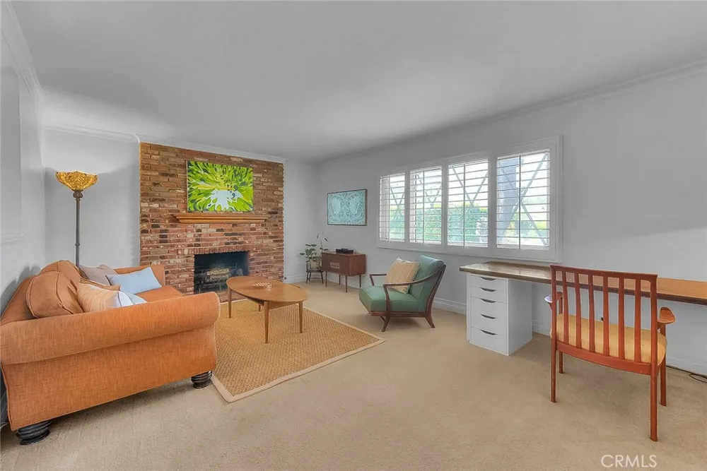 1517 E 19th Santa Ana, CA 92705
