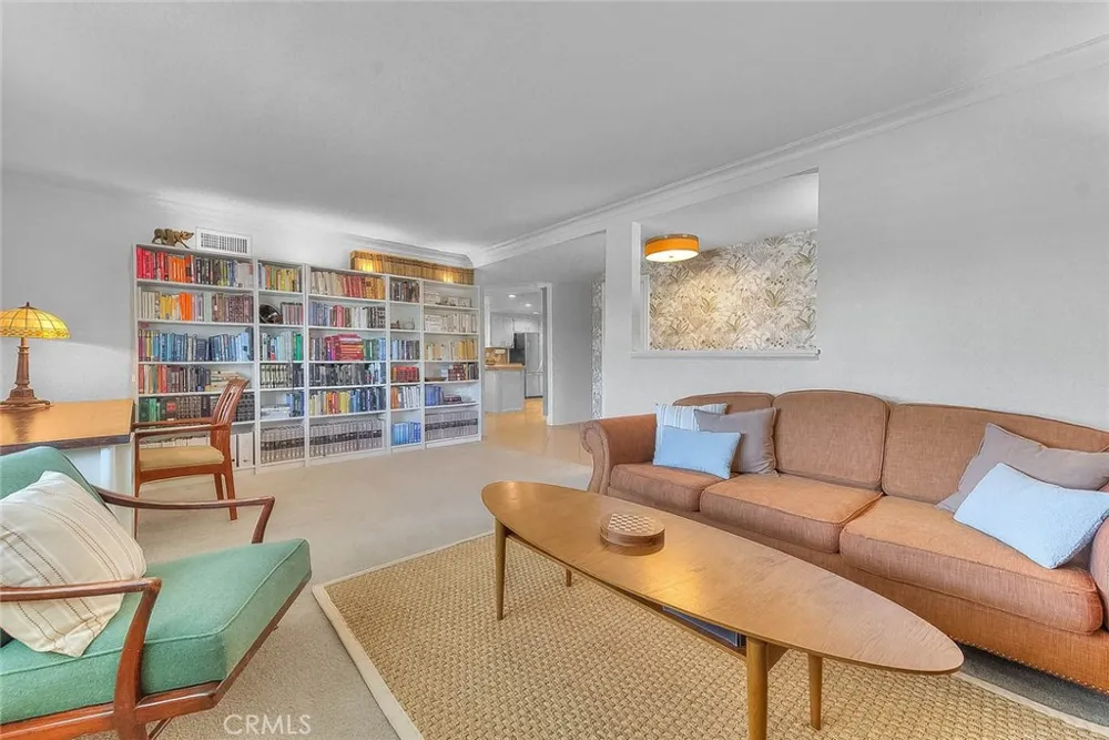 1517 E 19th Santa Ana, CA 92705