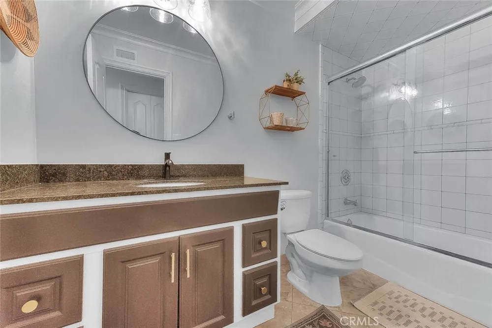 1517 E 19th Santa Ana, CA 92705