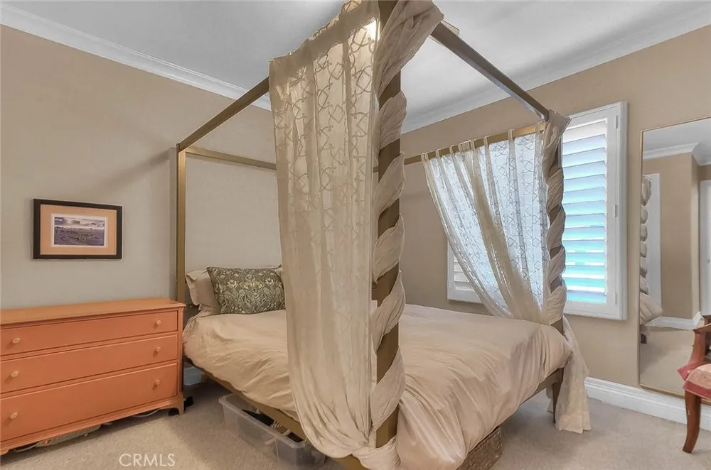 1517 E 19th Santa Ana, CA 92705